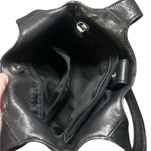 Fossil Black Leather Shoulder Bag Purse Classic Minimalist Everyday Handbag Y2K - Picture 2 of 6